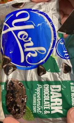 New York Bakery Dark Chocolate and Peppermint Flavored Baking Chips