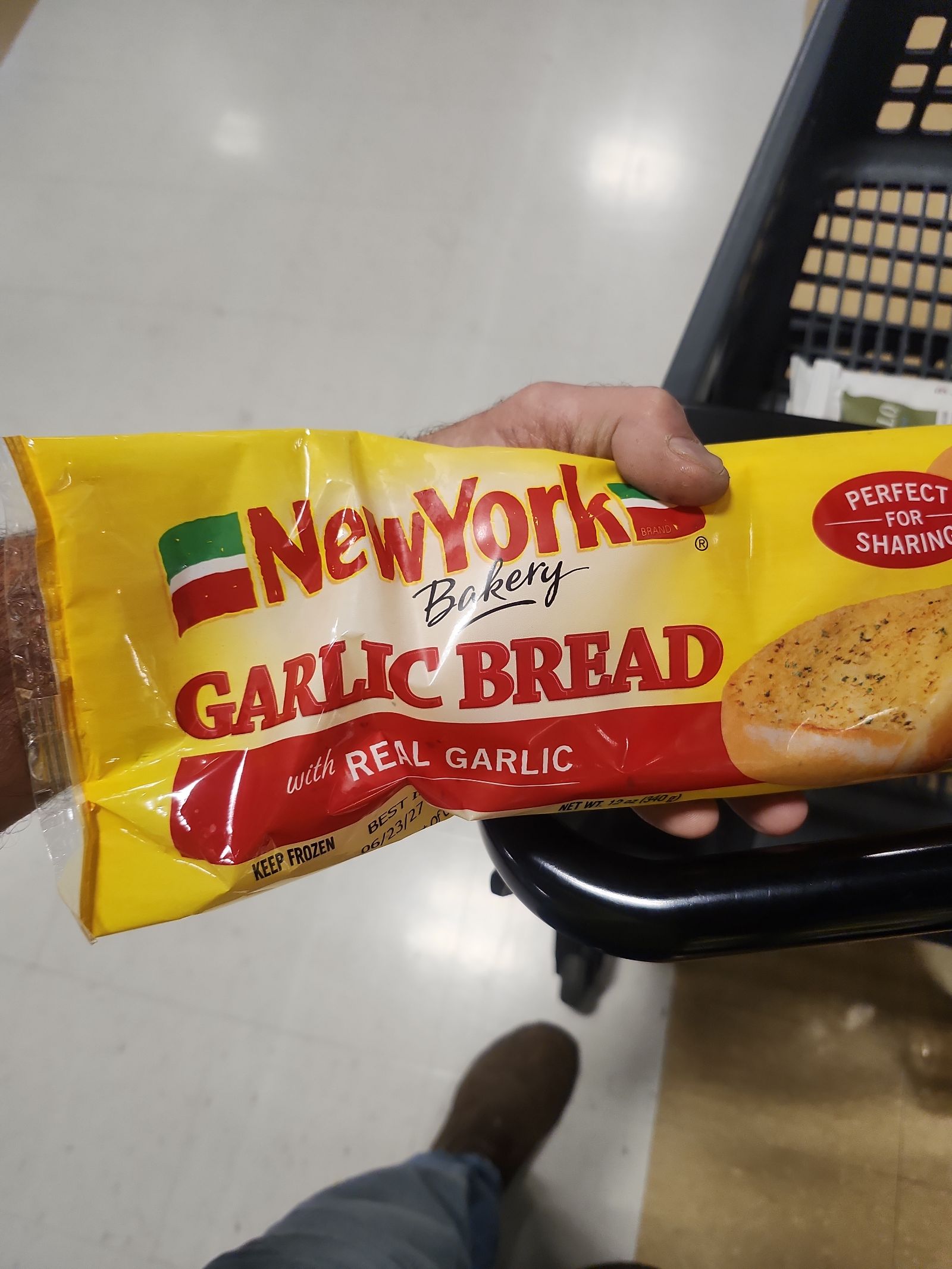 New York Bakery Garlic Bread